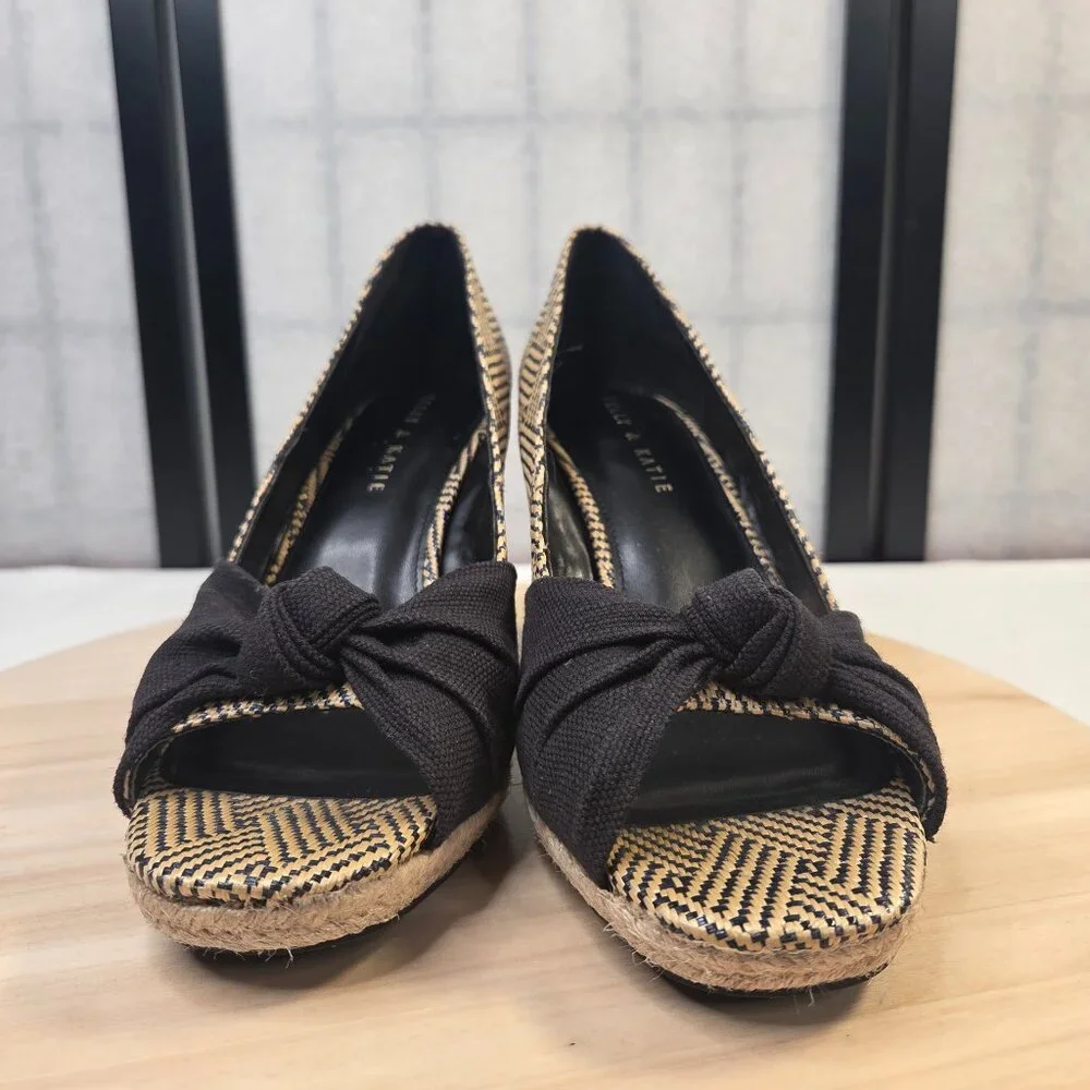 Kelly & Katie Beige & Black Espadrille Wedge Peep Toe Sandals Women US 9.5
